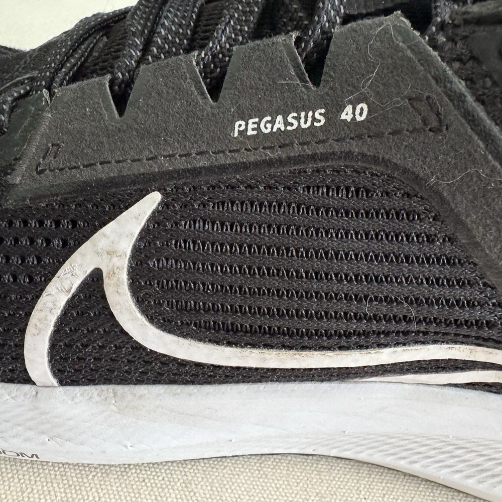 Nike Air Zoom Pegasus 40 Mens Size 10.5 Black White Running Sneakers DV3853-001 - Picture 12 of 16